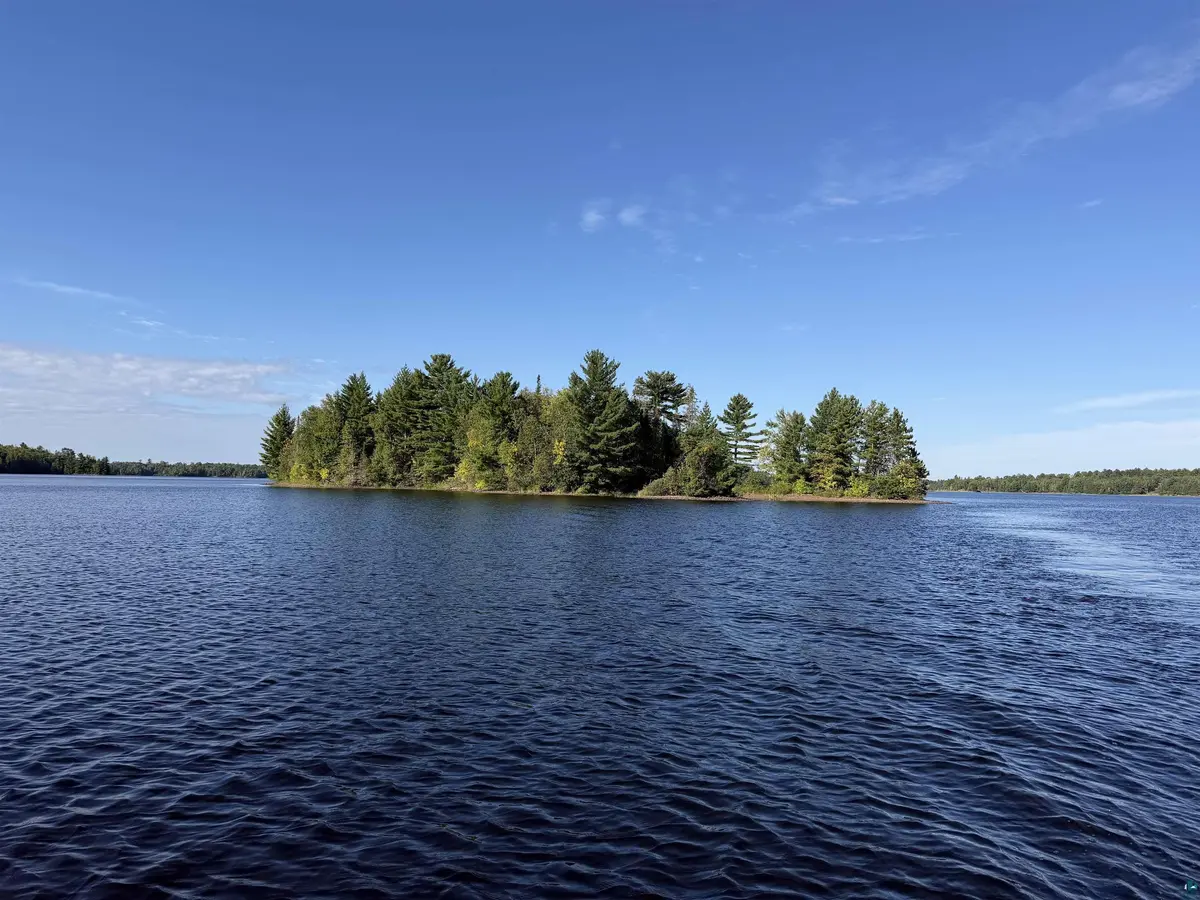 7200 Foster Island, Duluth, MN 55803