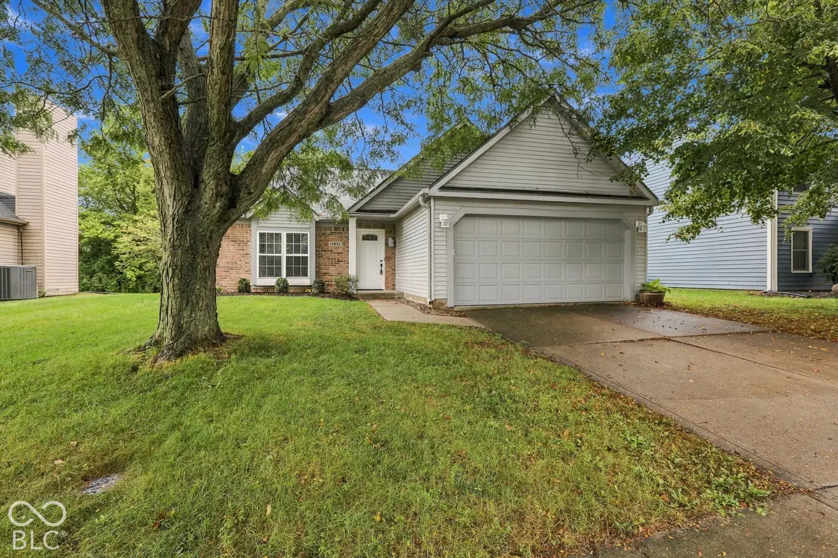 17935 Grassy Knoll DR, Westfield, IN 46074