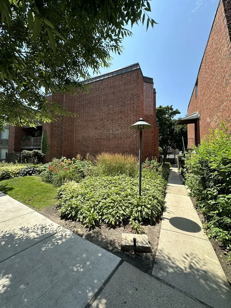 2036 N Larrabee ST #8208, Chicago, IL 60614