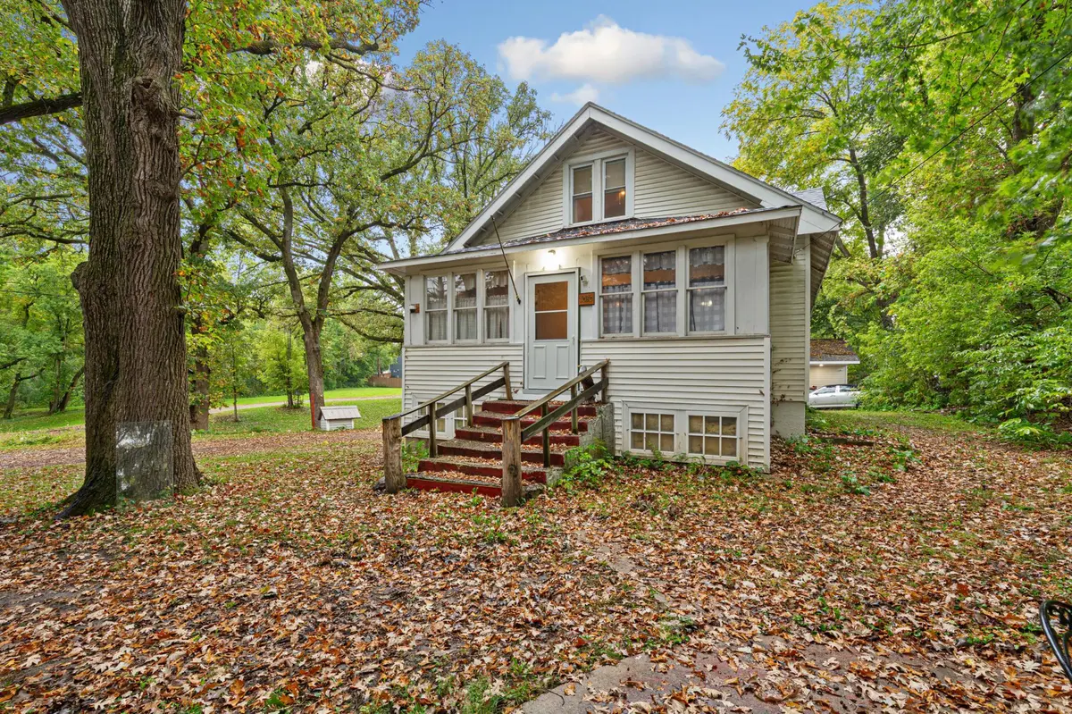 1030 Willow ST, Faribault, MN 55021