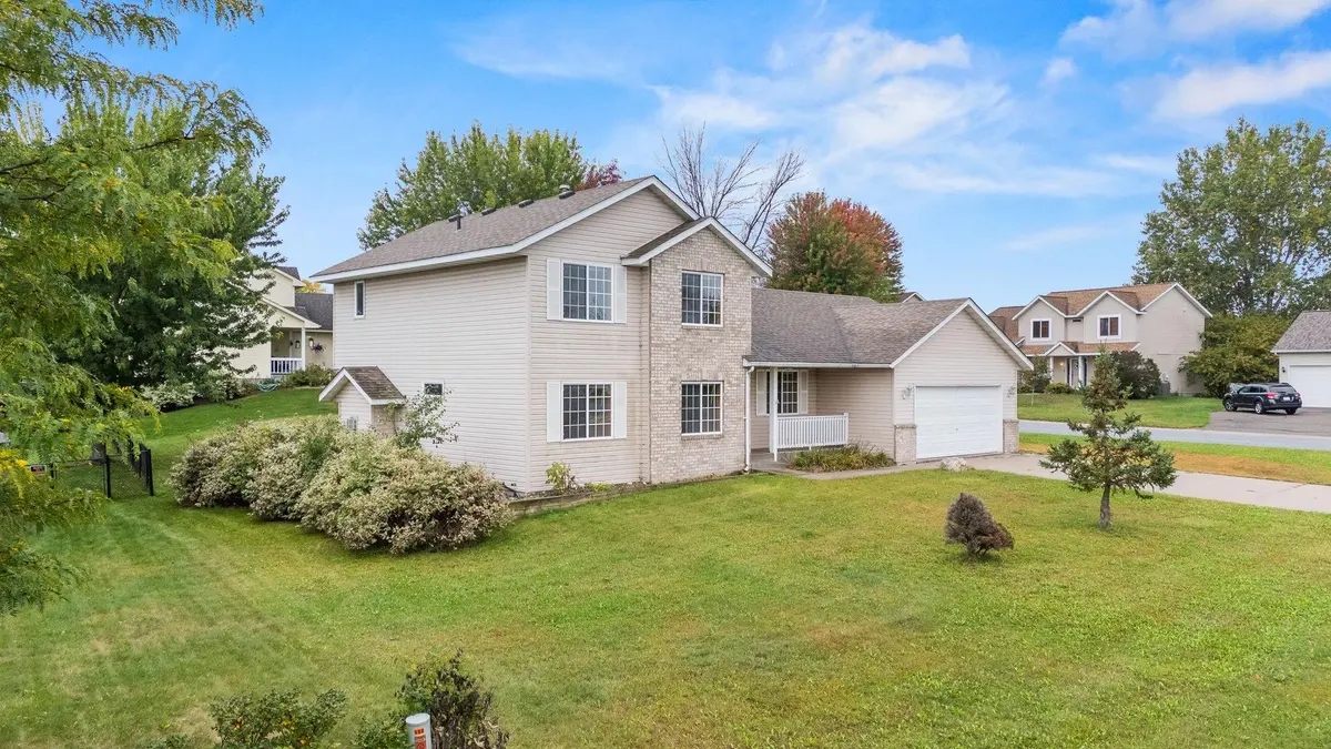 400 Durango DR, Roberts, WI 54023