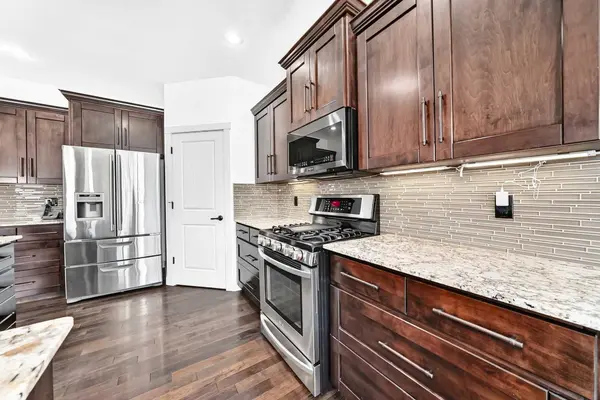 15 Towers Close, Red Deer, AB T4P 0K7