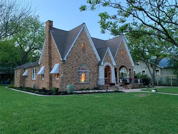710 W 11th ST, Taylor, TX 76574