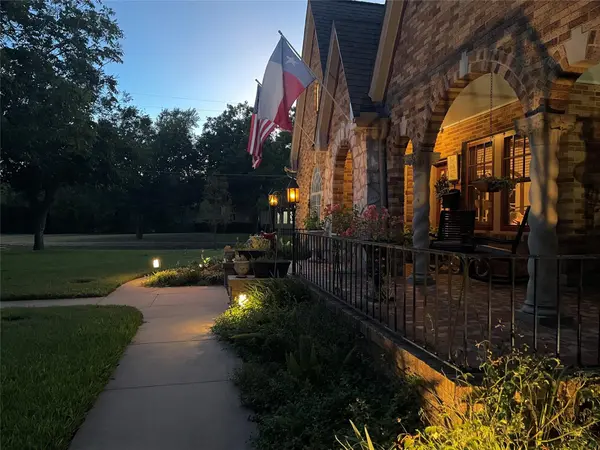 710 W 11th ST, Taylor, TX 76574