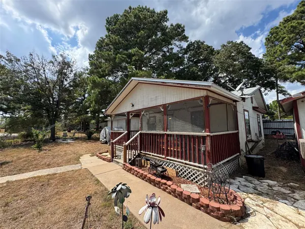 126 & 120 Horseshoe DR, Bastrop, TX 78602
