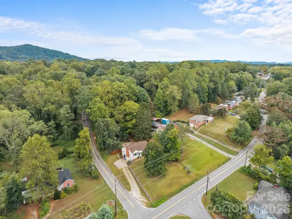 400 Monte Vista RD, Candler, NC 28715