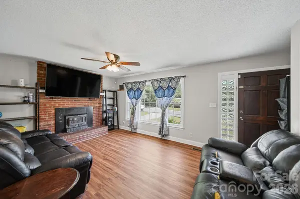 3323 Wiseman DR, Charlotte, NC 28227