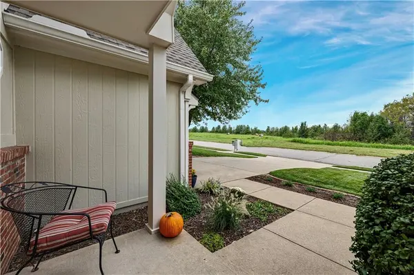 5113 Woodsonia DR, Shawnee, KS 66226