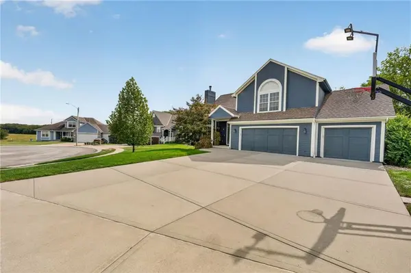 2017 SW Post Oak RD, Lee's Summit, MO 64082