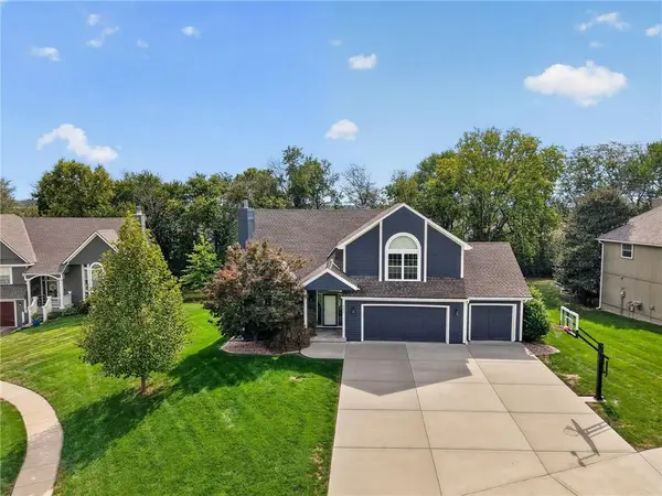 2017 SW Post Oak RD, Lee's Summit, MO 64082