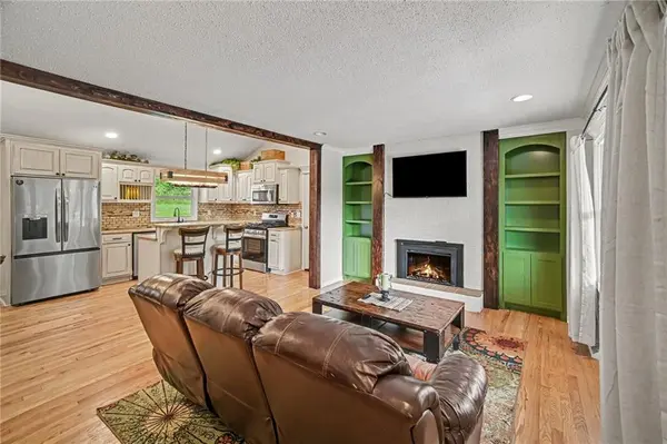6738 N Madison AVE, Kansas City, MO 64118