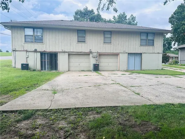 2504 SW Jackson ST, Blue Springs, MO 64015