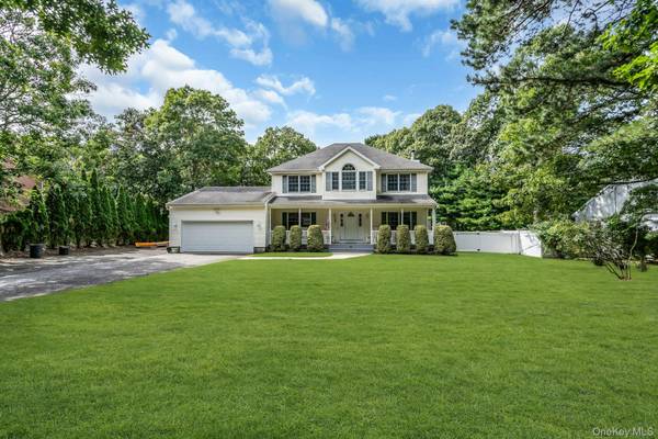 61 Washington Heights AVE, Hampton Bays, NY 11946