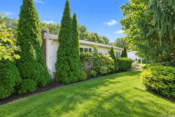 346 Jamaica AVE, Medford, NY 11763
