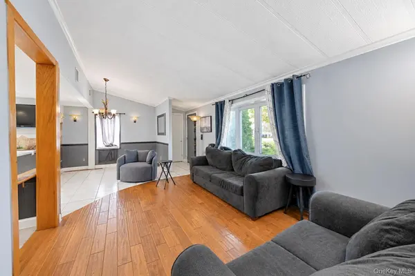 346 Jamaica AVE, Medford, NY 11763