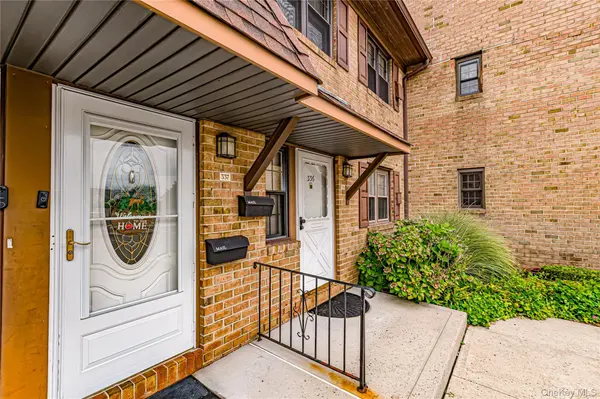 337 Mariners WAY #337, Copiague, NY 11726