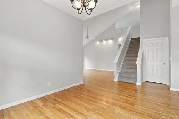 60 Tee LN, Red Hook, NY 12571