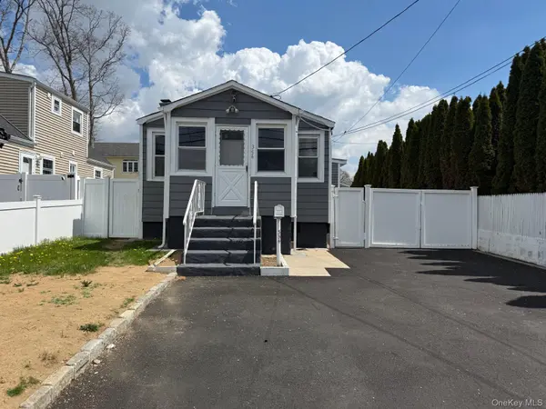 354 Beachview ST, Copiague, NY 11726