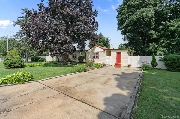125 1st ST, Brentwood, NY 11717