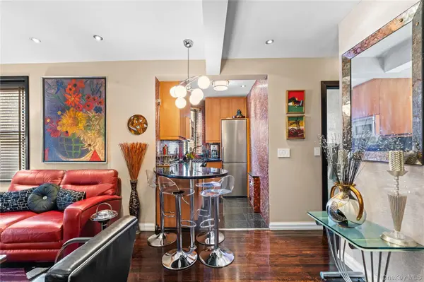 50 East 8th #6P, New York (manhattan), NY 10003