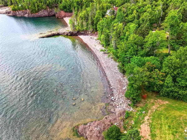 6176 Highway 61, Silver Bay, MN 55614