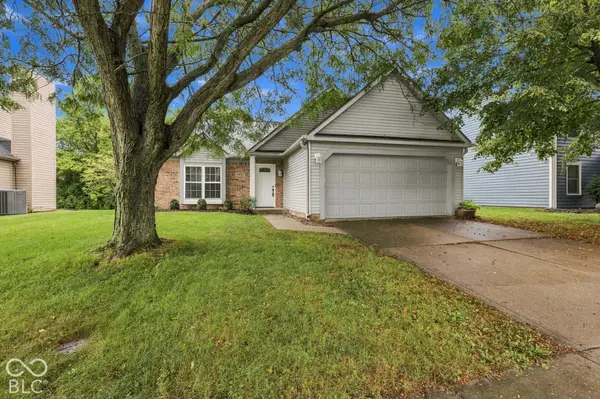 17935 Grassy Knoll DR, Westfield, IN 46074