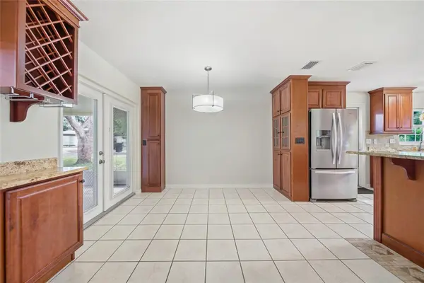 9401 N ROME CIR, Tampa, FL 33612