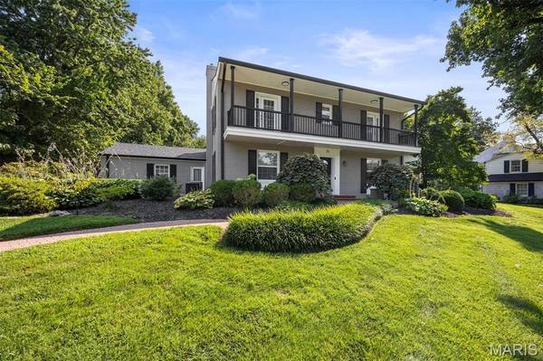 25 Berkshire DR, Richmond Heights, MO 63117