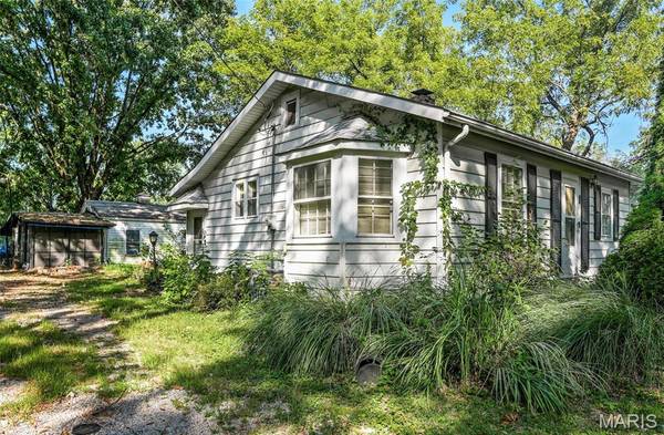 9837 Ventura DR, St Louis, MO 63136
