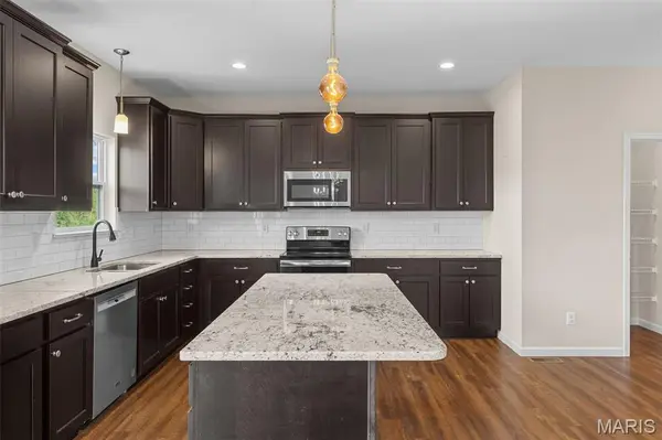 1045 Palisades LN, Pacific, MO 63069