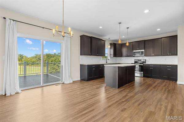 1045 Palisades LN, Pacific, MO 63069