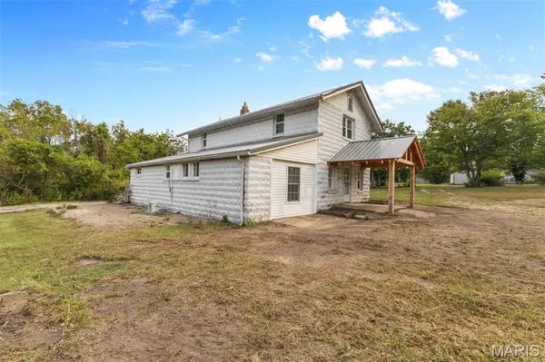 1504 Center ST, Bismarck, MO 63624