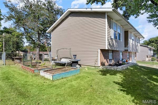 1105 Market ST, Ste Genevieve, MO 63670