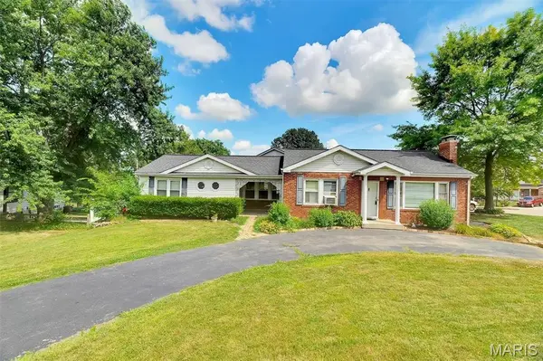 9920 Wolff DR, St Louis, MO 63123