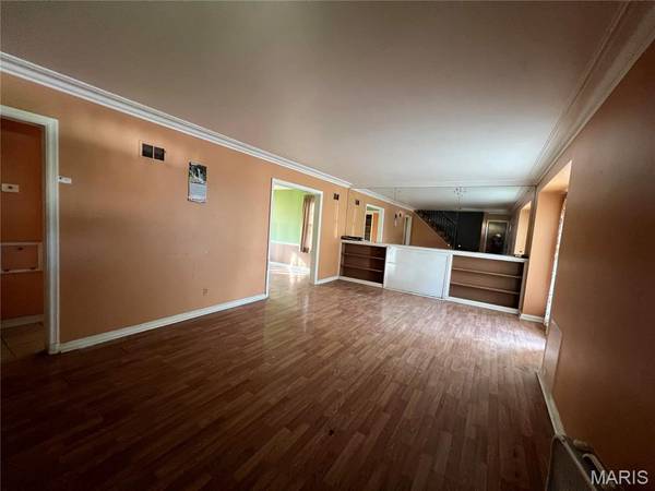 1939 Dyer AVE, Overland, MO 63114