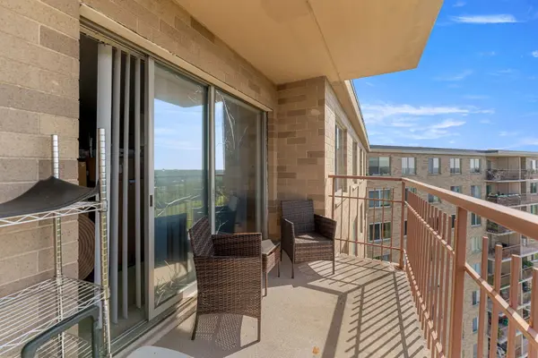 6833 N Kedzie AVE #A1511, Chicago, IL 60645