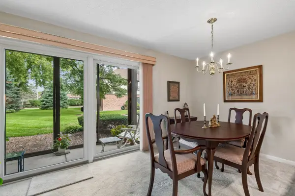 8220 Mulberry CT #7B, Palos Hills, IL 60465