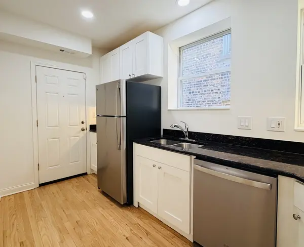 6304 N Claremont AVE #2, Chicago, IL 60659