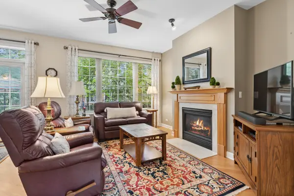 1802 Westleigh DR, Glenview, IL 60025