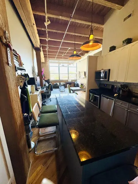 1733 W Irving Park RD #304, Chicago, IL 60613