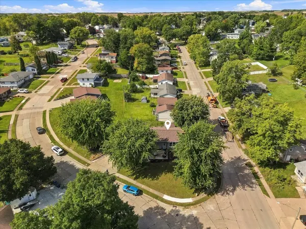 504 30th AVE, Clinton, IA 52732