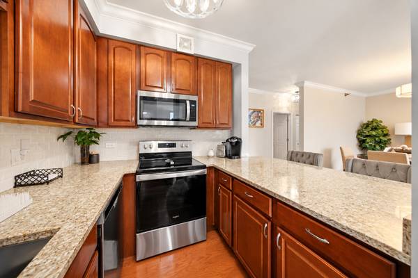 435 W Erie ST #801, Chicago, IL 60654