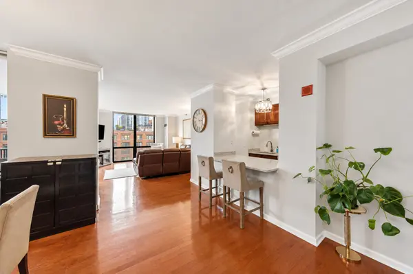 435 W Erie ST #801, Chicago, IL 60654