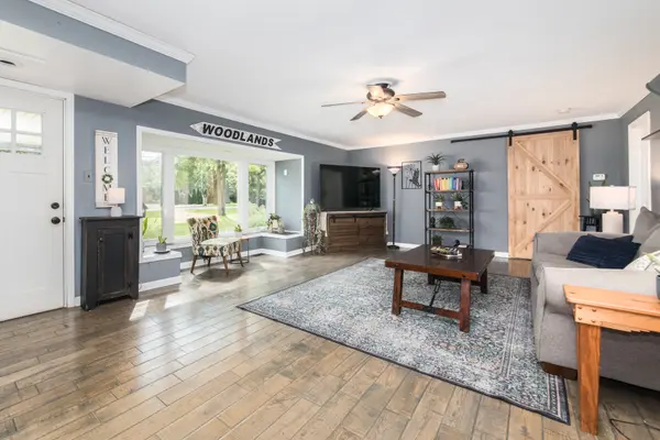 1012 Martha ST, Elk Grove Village, IL 60007