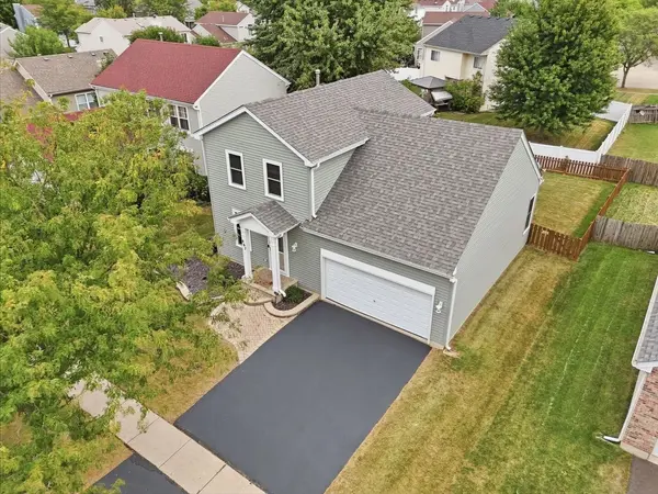867 Rebecca LN, Bolingbrook, IL 60440