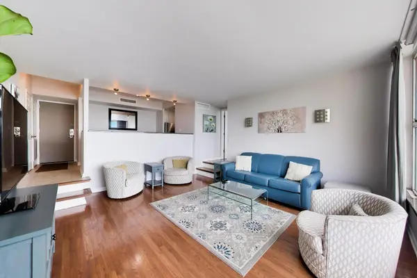 3200 N Lake Shore DR #2202, Chicago, IL 60657