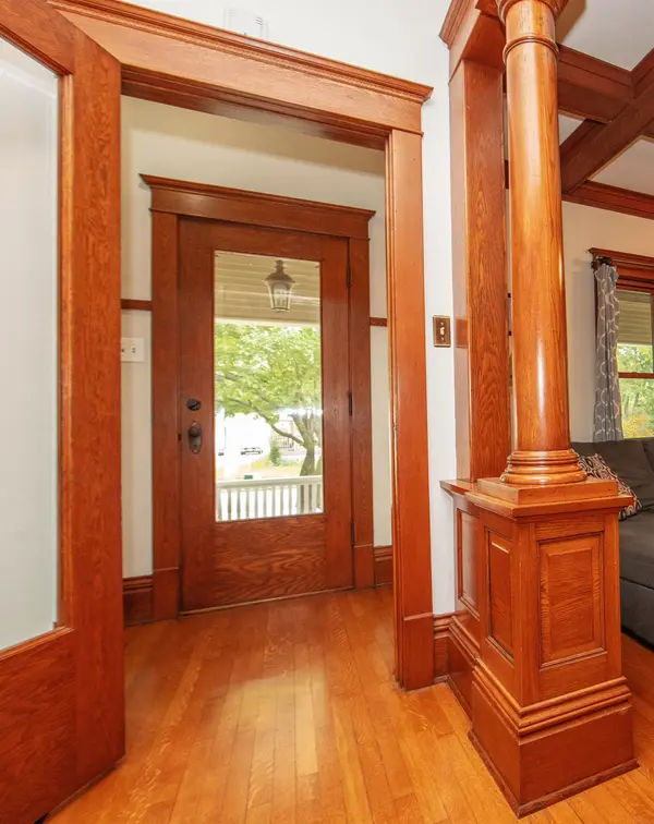 422 SE 2nd ST, Waverly, IA 50677
