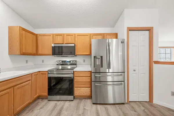 9761 Zinnia LN N, Maple Grove, MN 55369