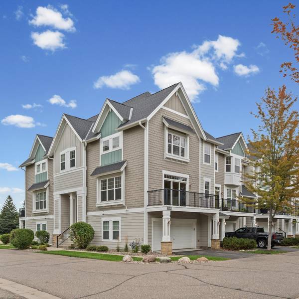 15610 Early Bird CIR #210, Apple Valley, MN 55124