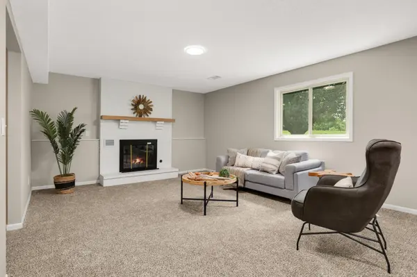 22155 Beaumont WAY, Farmington, MN 55024